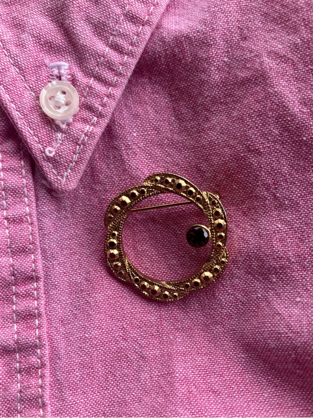 Vintage Preppy Gold Circle Brooch with  Red Stone